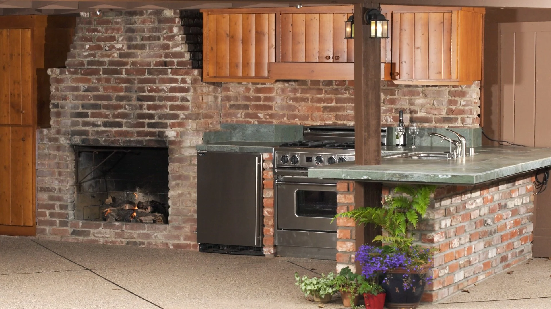 Get the Most Out of Your Outdoor Kitchen by Adding These Amenities to It!